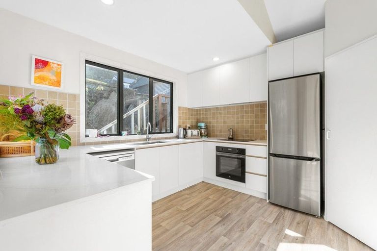 Photo of property in 8 Wye Place, Fernhill, Queenstown, 9300