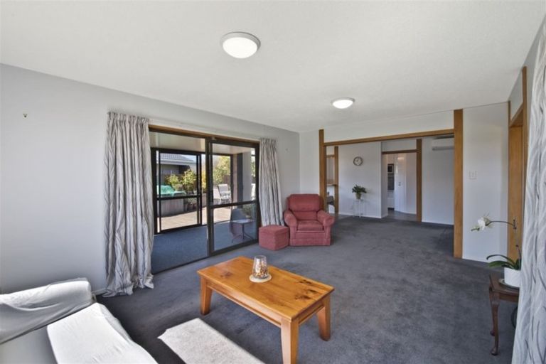 Photo of property in 20 Karnak Crescent, Russley, Christchurch, 8042