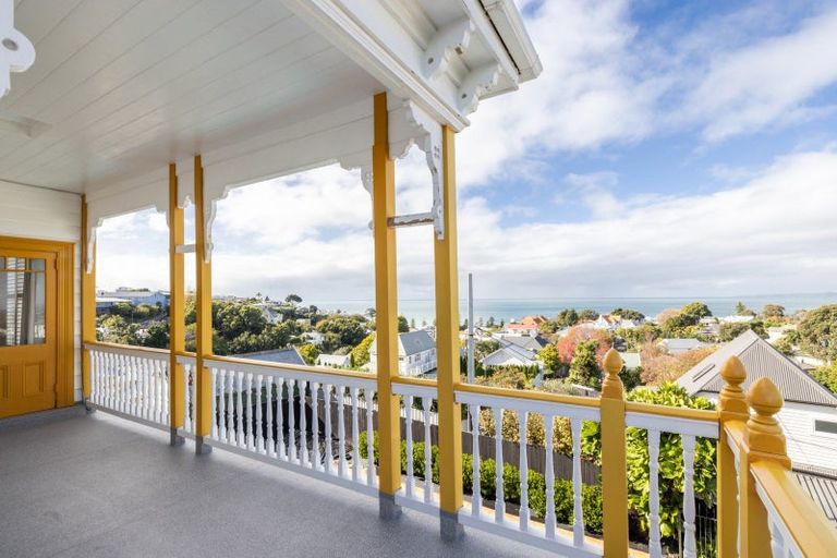 Photo of property in 15 Sealy Road, Bluff Hill, Napier, 4110