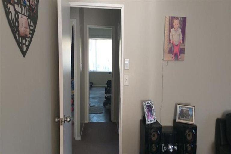 Photo of property in 3 Bernina Place, Weymouth, Auckland, 2103