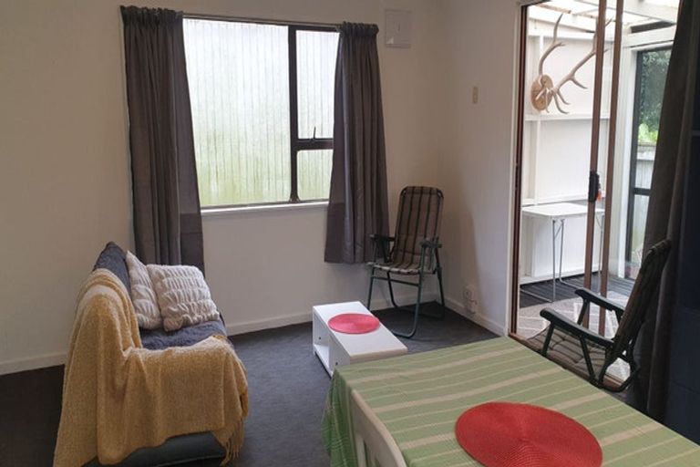 Photo of property in 58 Owhiro Bay Parade, Owhiro Bay, Wellington, 6023