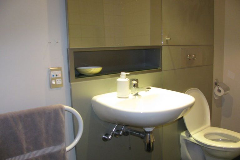 Photo of property in Gerondis Bldg Apartments, 106/60 Willis Street, Wellington Central, Wellington, 6011