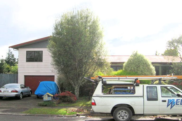 Photo of property in 18 Brookbank Place, Glenview, Hamilton, 3206