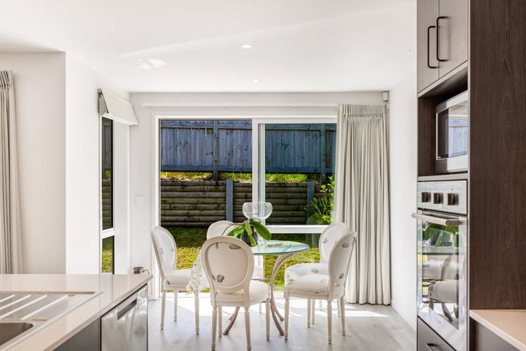 Photo of property in 36 Accolage Boulevard, Kumeu, 0810