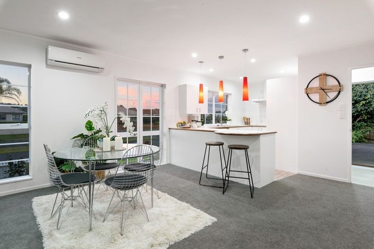 Photo of property in 198 Lakeside Drive, Orewa, 0931