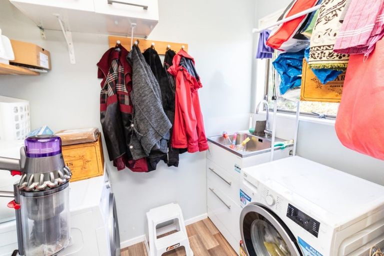 Photo of property in 6 Sasanqua Way, Crofton Downs, Wellington, 6035