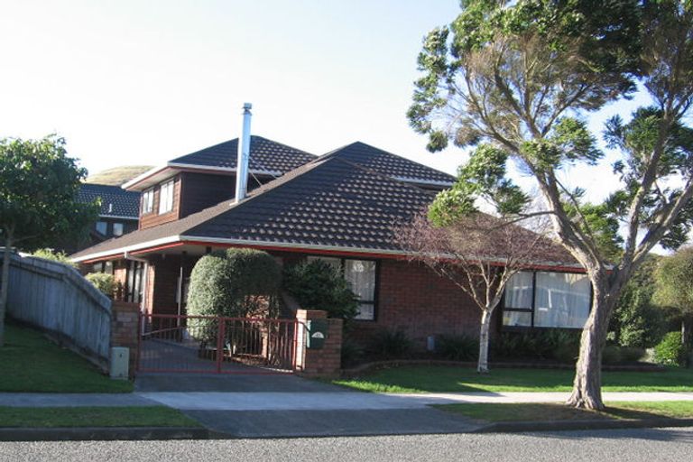 Photo of property in 42 Burbank Crescent, Churton Park, Wellington, 6037