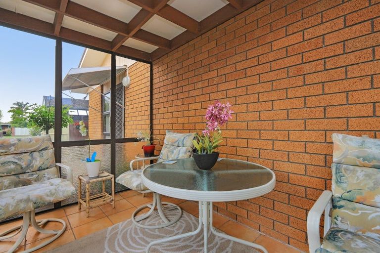Photo of property in 2/30 Roskilda Crescent, Taradale, Napier, 4112