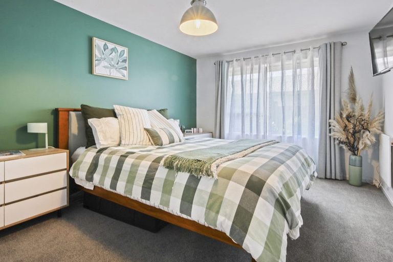 Photo of property in 2/140 Hay Street, Bromley, Christchurch, 8062