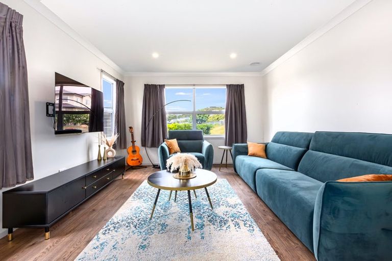 Photo of property in 34 John Burke Drive, Aotea, Porirua, 5024