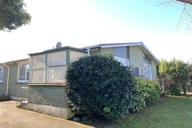 Photo of property in 2/97 Clouston Park Road, Clouston Park, Upper Hutt, 5018