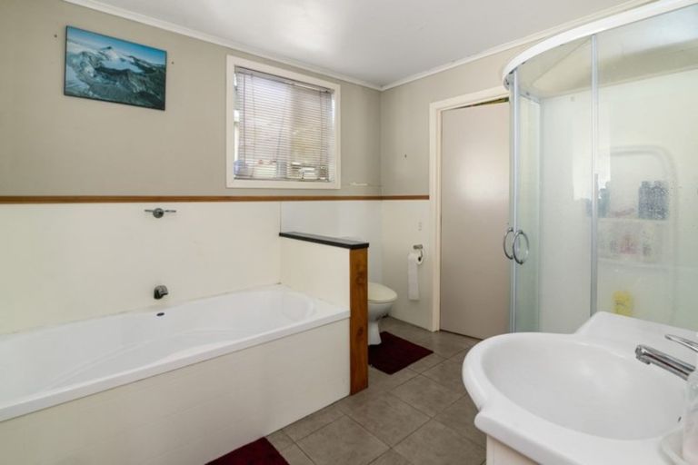 Photo of property in 23 Barron Crescent, Fenton Park, Rotorua, 3010
