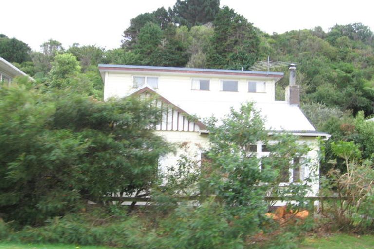 Photo of property in 20 Lincoln Avenue, Tawa, Wellington, 5028