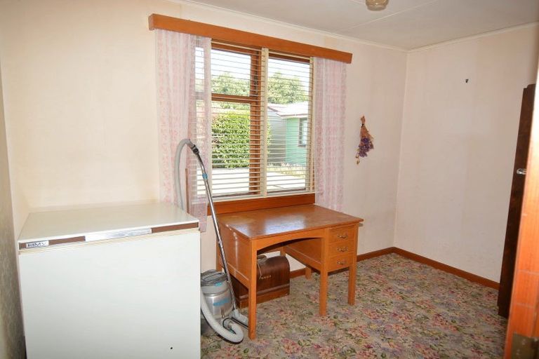 Photo of property in 16 Fraser Street, Waikiwi, Invercargill, 9810