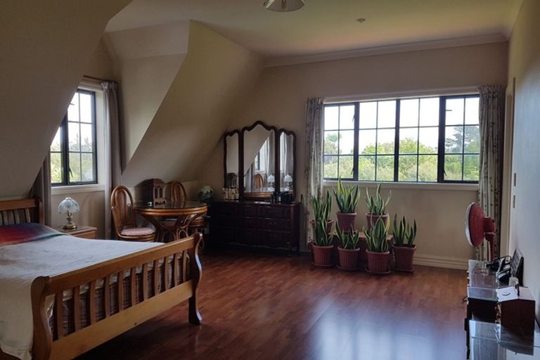 Photo of property in 12a Wicklam Lane, Greenhithe, Auckland, 0632