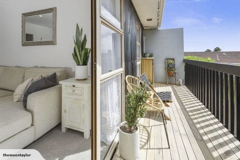 Photo of property in 3/57 Lake Road, Devonport, Auckland, 0624