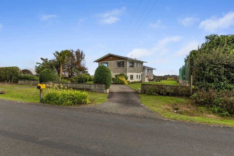 Photo of property in 155 Cross Road, Lepperton, New Plymouth, 4373