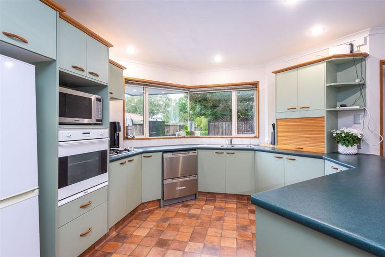 Photo of property in 408 Memorial Avenue, Burnside, Christchurch, 8053