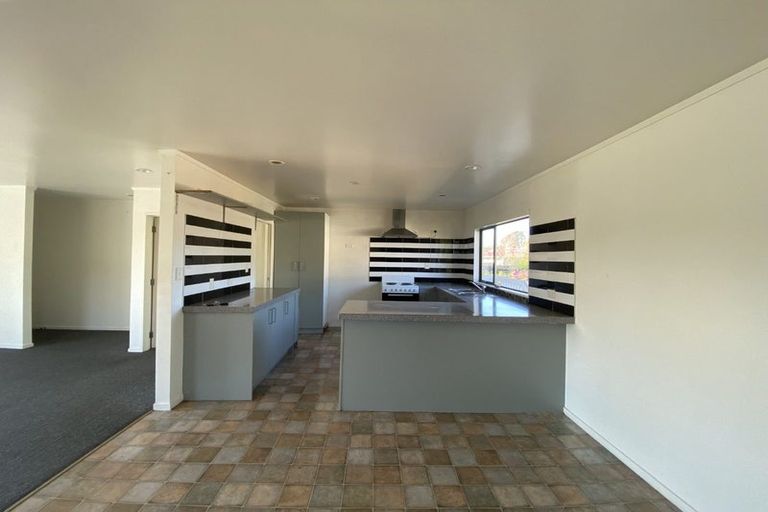 Photo of property in 3a Waterview Road West, Takanini, 2112