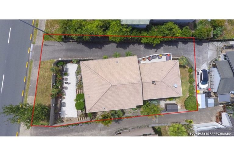 Photo of property in 1/272 Glamorgan Drive, Northcross, Auckland, 0630