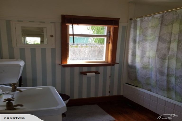 Photo of property in 18 Augusta Street, Redcliffs, Christchurch, 8081