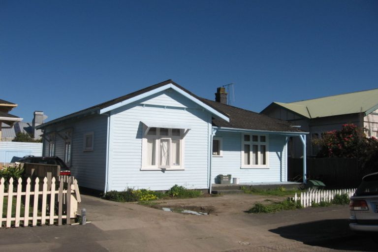 Photo of property in 24 Mcgiffert Street, Palmerston North, 4410