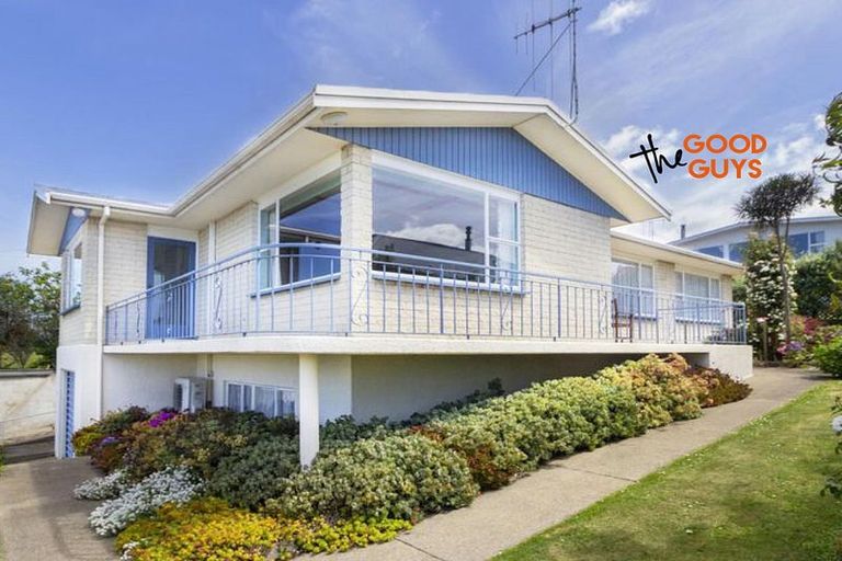 Photo of property in 18 Wharfe Street, South Hill, Oamaru, 9400