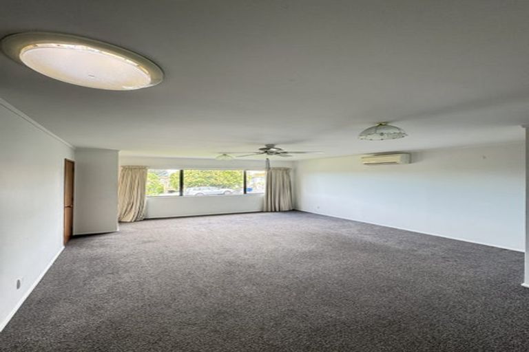 Photo of property in 2/2 Aorangi Place, Birkenhead, Auckland, 0626