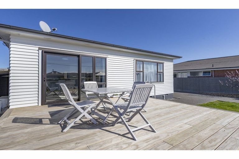 Photo of property in 30 Factory Road, Belfast, Christchurch, 8051