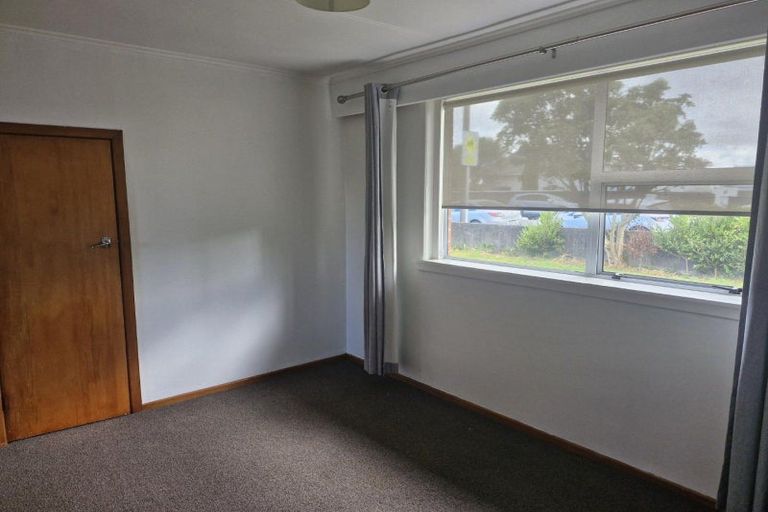 Photo of property in 74 Gover Street, New Plymouth, 4310
