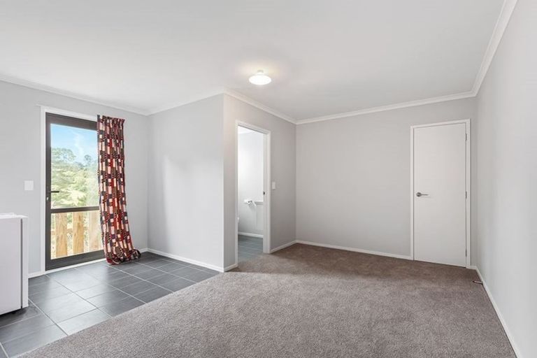 Photo of property in 51 Caton Road, Waitakere, Henderson, 0782