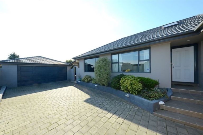 Photo of property in 219 Mairehau Road, Burwood, Christchurch, 8083