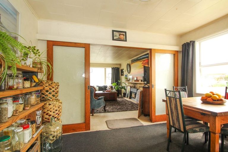 Photo of property in 237 Warwick Road, Mayfair, Hastings, 4122