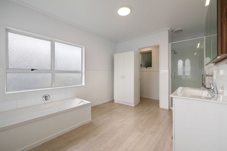 Photo of property in 352 College Street, West End, Palmerston North, 4410
