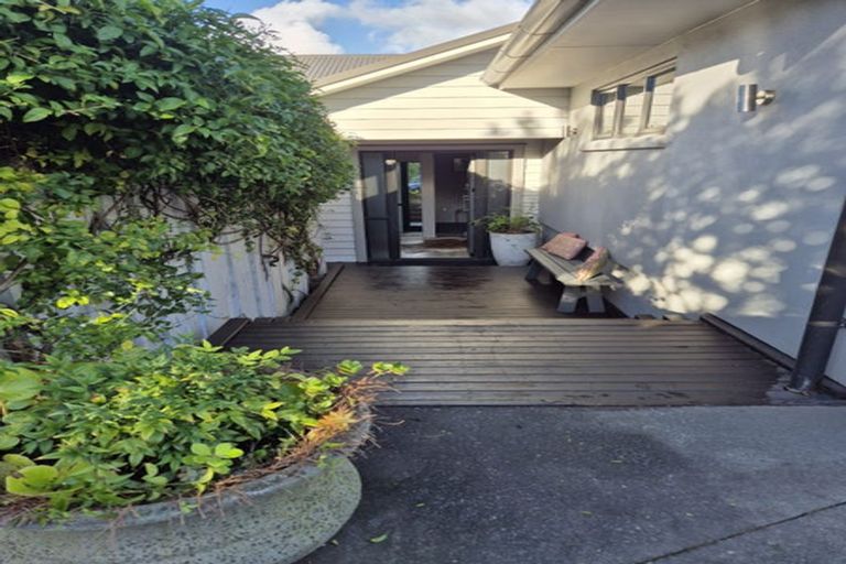 Photo of property in 14 Arthur Carwen Place, Pukekohe, 2120