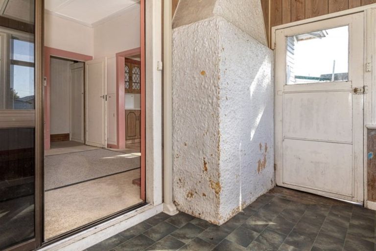 Photo of property in 12 Wellington Street, Te Hapara, Gisborne, 4010