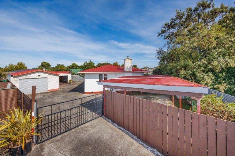Photo of property in 34 Ruamahanga Crescent, Terrace End, Palmerston North, 4410