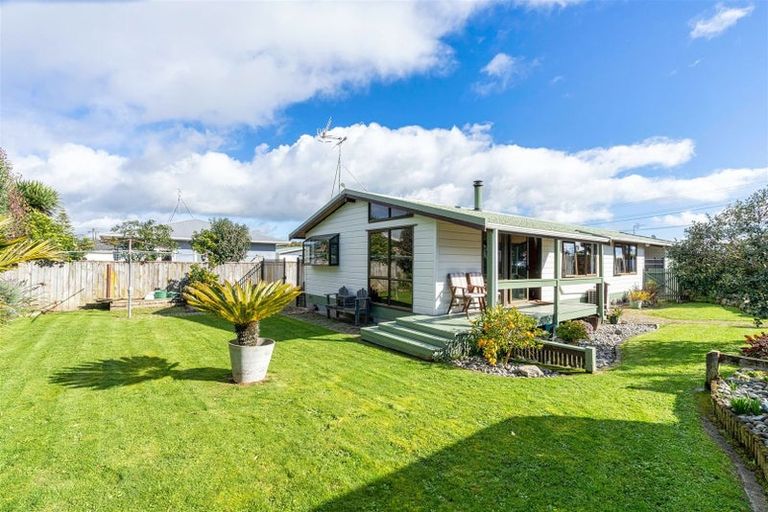 Photo of property in 27 Charles Street, Levin, 5510