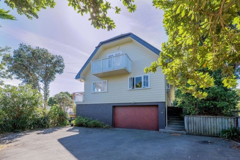 Photo of property in 19 Kainui Road, Raumati South, Paraparaumu, 5032