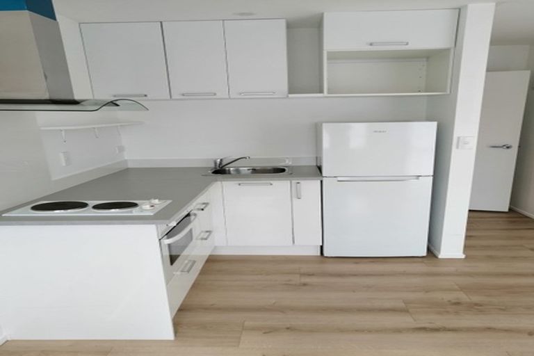 Photo of property in 26 Caribbean Drive, Unsworth Heights, Auckland, 0632