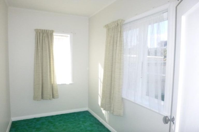 Photo of property in 6 Raymond Terrace, Fairfield, Lower Hutt, 5011