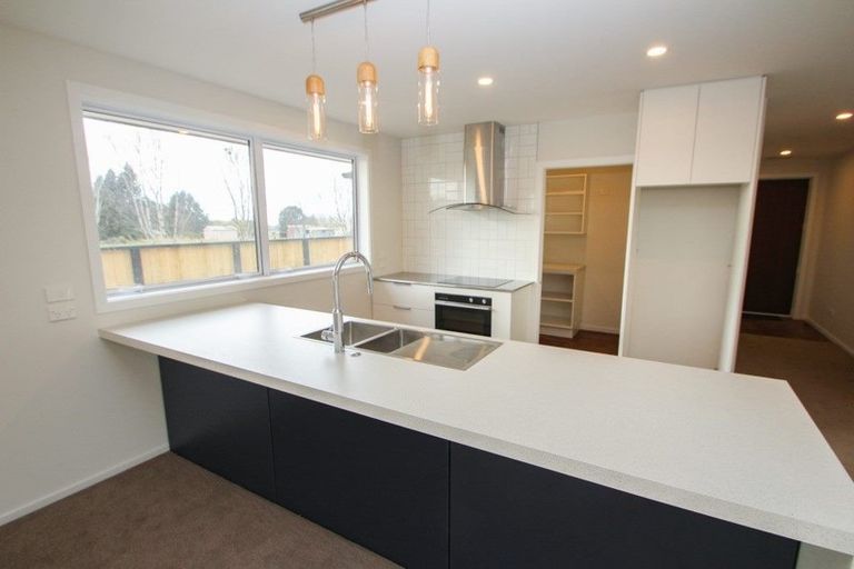 Photo of property in 90 Weston Road, St Albans, Christchurch, 8052