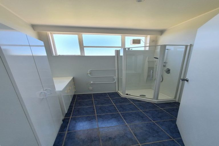 Photo of property in Grandstand Apartments, 37/80 Kent Terrace, Mount Victoria, Wellington, 6011