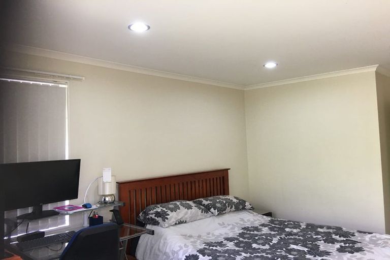 Photo of property in 71 Bruce Pulman Drive, Takanini, 2112