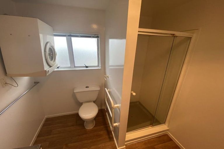 Photo of property in 26 Netherlands Avenue, Kelston, Auckland, 0602