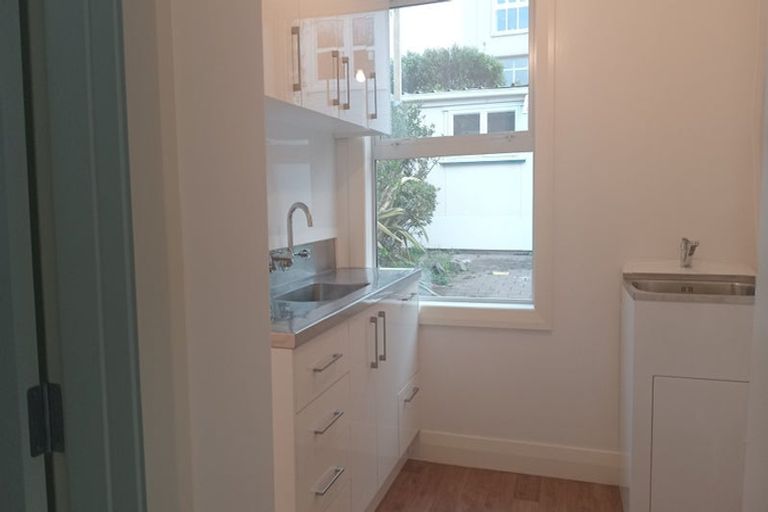 Photo of property in 12 Caroline Street, Mount Victoria, Wellington, 6011