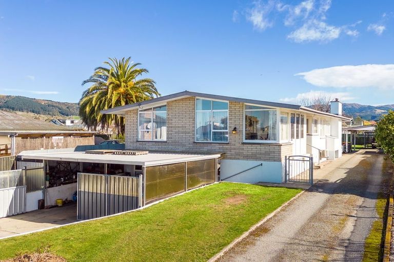 Photo of property in 50 Rhodes Street, Waimate, 7924