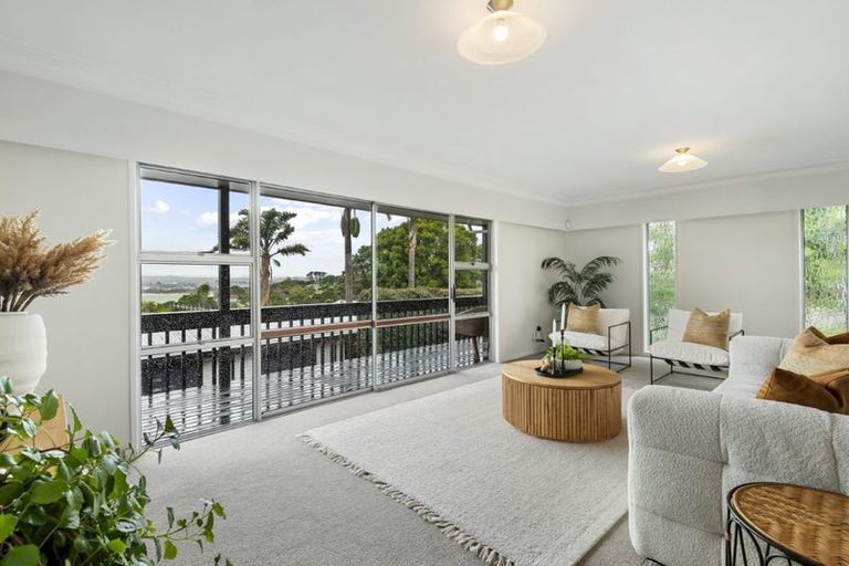 Photo of property in 4 Sispara Place, Beach Haven, Auckland, 0626