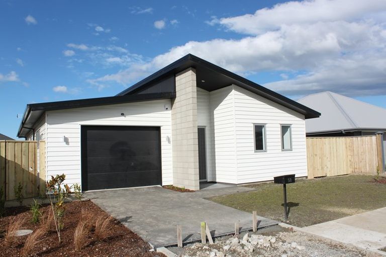 Photo of property in 58 Shillingford Boulevard, Rolleston, 7615