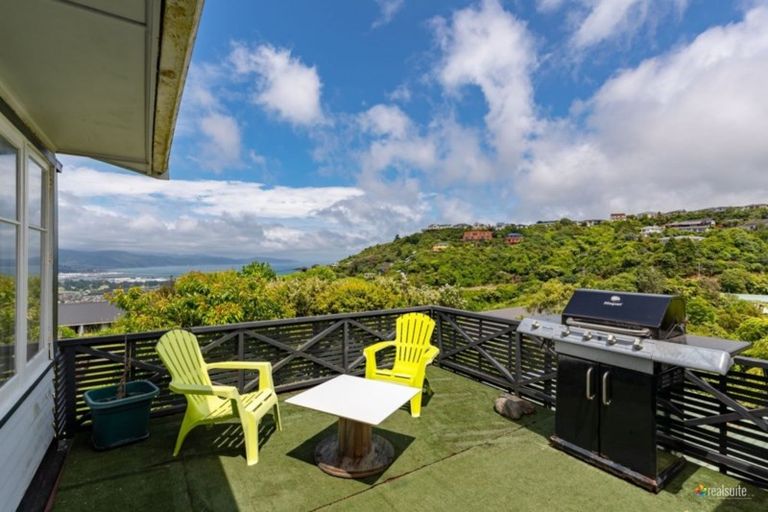 Photo of property in 58 Pokohiwi Road, Normandale, Lower Hutt, 5010